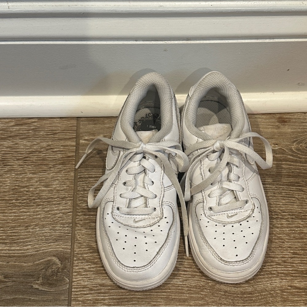 Kids White Nike Air Force 1, size US 11. LOOK BETTER IN PERSON! - Picture 9 of 9